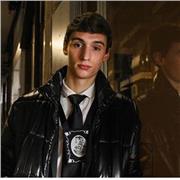 Mi nombre es Sergio, tengo 21 años y soy estudiante de último año de traducción e interpretación, me ofrezco para dar clases tanto de lengua castellana, francés e inglés para alumnos hasta 2º de bachillerato
